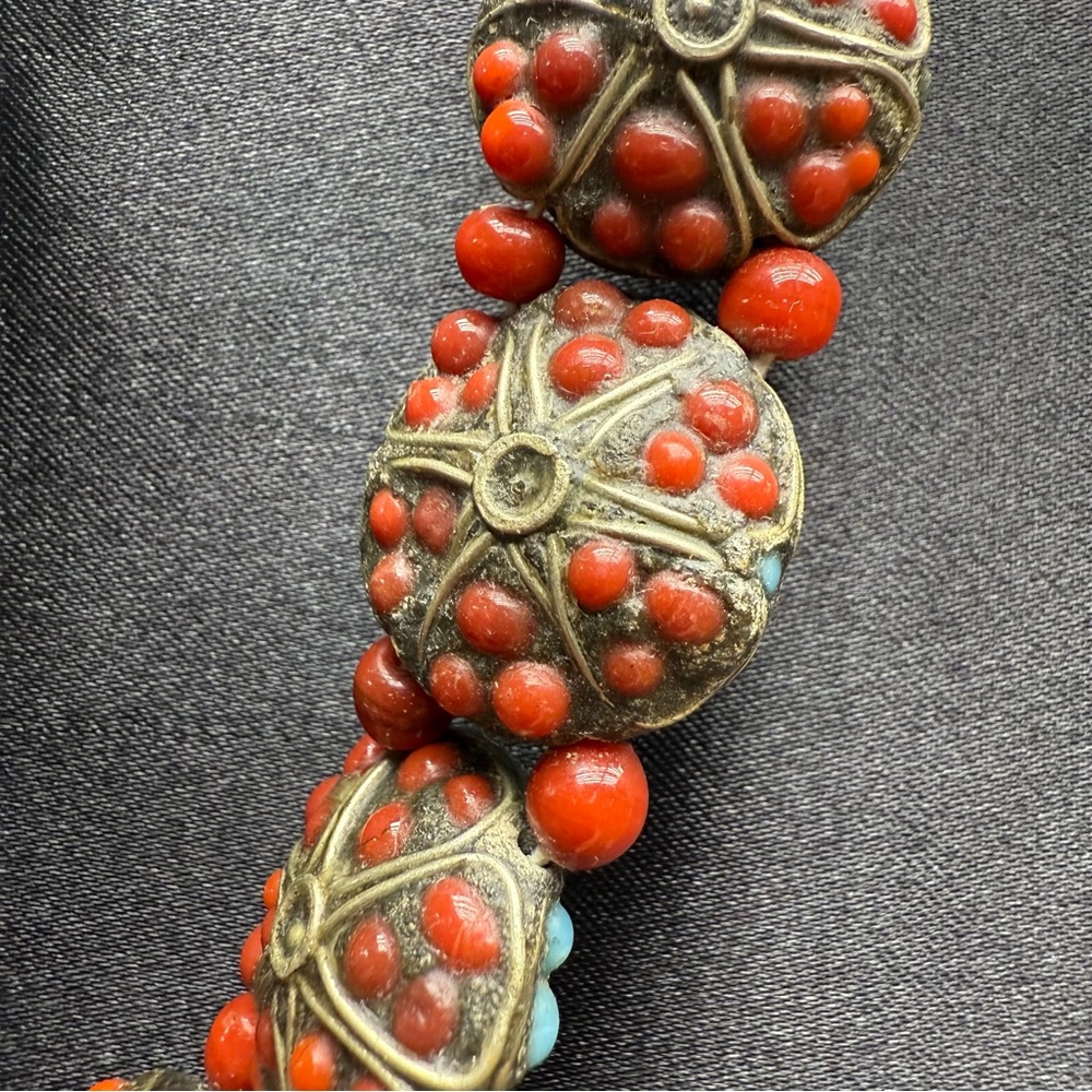 Vtg Nepalese Tibetan Red Coral & Turquoise Handmade Beaded Necklace Reversible - Picture 4 of 10